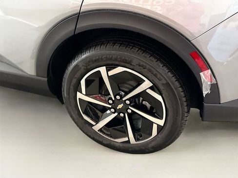 New 2026 Chevrolet Equinox EV LT image 31