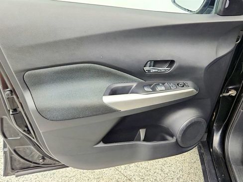 Used 2018 Nissan Kicks SV w/ Exterior Package FWD image 10