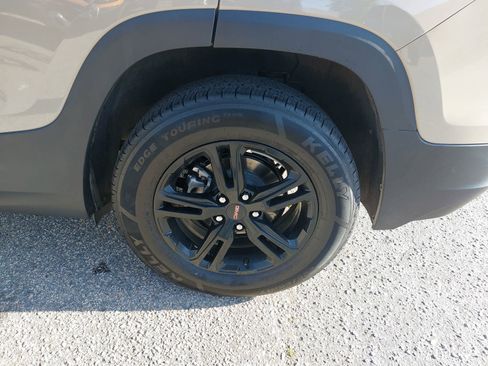 Used 2022 GMC Terrain AT4 image 33