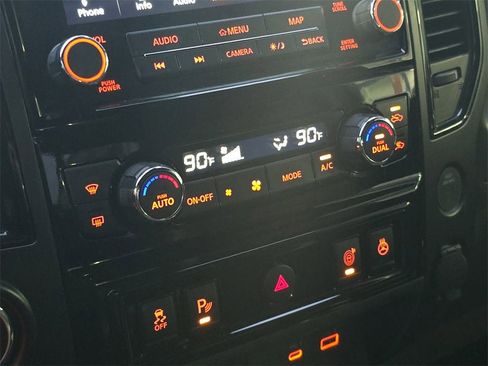 Used 2023 Nissan Titan PRO-4X w/ Pro-4x Convenience Package image 21