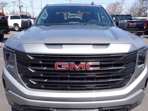 Used 2023 GMC Sierra 1500 Pro w/ Graphite Edition AWD/4WD image 9