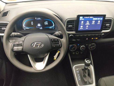 Used 2023 Hyundai Venue SE FWD image 22