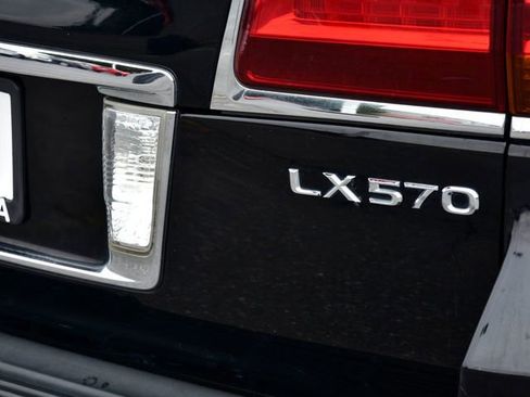 Used 2011 Lexus LX 570 4WD image 10