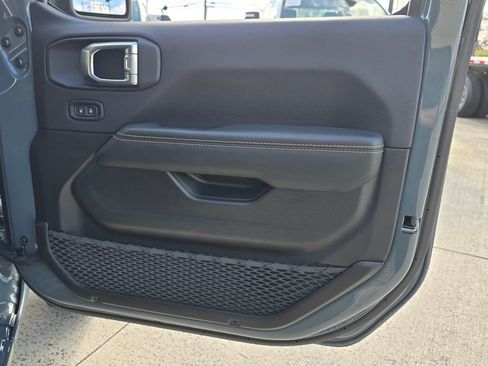 Used 2025 Jeep Wrangler Unlimited Sahara w/ Safety Group image 30