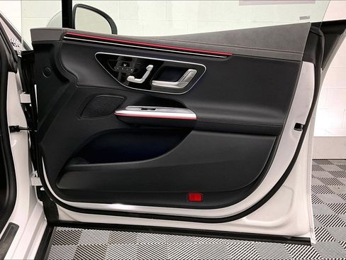 Used 2026 Mercedes-Benz EQE 320 4MATIC Sedan image 24