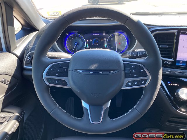 New 2027 Chrysler Pacifica Select AWD/4WD image 16
