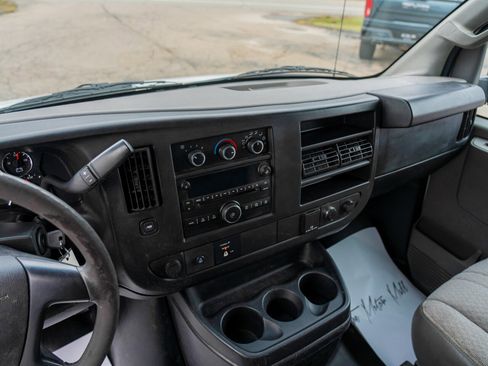 Used 2016 Chevrolet Express 3500 RWD image 23