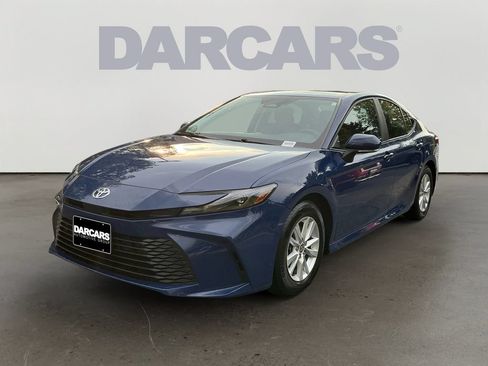 Used 2025 Toyota Camry LE FWD image 3