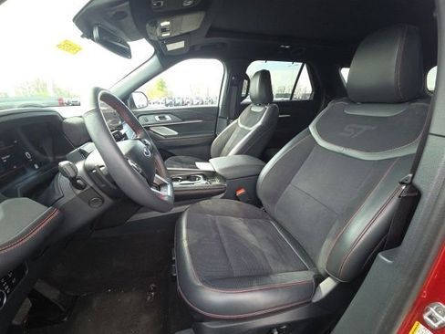 Used 2025 Ford Explorer ST image 26
