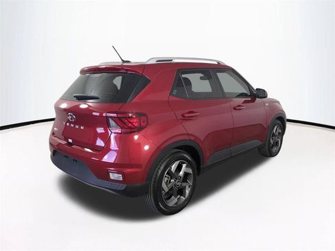 Used 2025 Hyundai Venue Limited FWD image 5