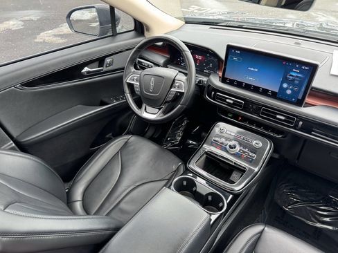 Certified 2022 Lincoln Nautilus Reserve image 20