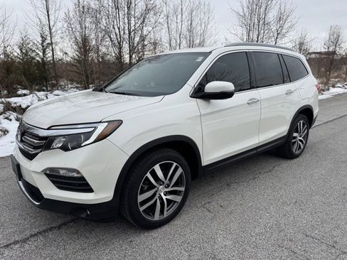Used 2017 Honda Pilot Touring image 1