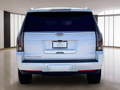 Used 2019 Cadillac Escalade Premium Luxury AWD/4WD image 4