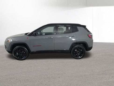 Used 2023 Jeep Compass Trailhawk image 5