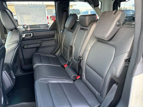 New 2025 Ford Bronco Badlands AWD/4WD image 17