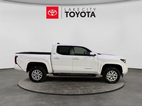 Used 2025 Toyota Tacoma SR5 RWD image 11