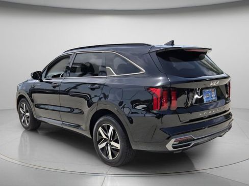 Used 2022 Kia Sorento EX w/ Panoramic Sunroof Package FWD image 8