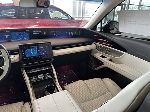 Certified 2024 Lincoln Nautilus Black Label image 16