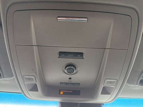 Used 2017 Chevrolet Suburban Premier image 18