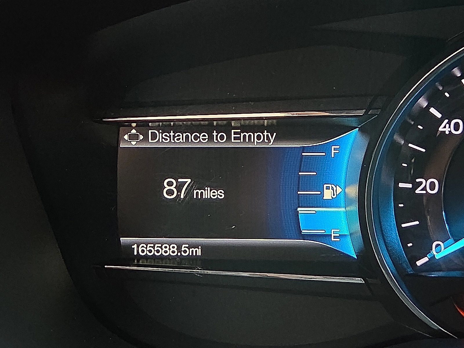 Used 2018 Ford Explorer XLT w/ Equipment Group 202A FWD image 23