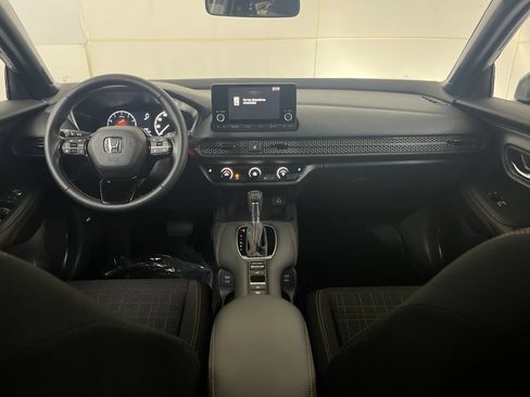 Used 2025 Honda HR-V Sport image 31