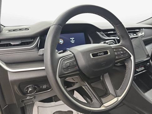 Used 2023 Jeep Grand Cherokee L Laredo AWD/4WD image 16