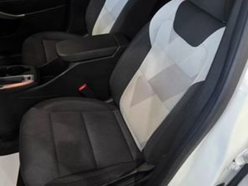 Used 2024 Chevrolet Trax LS w/ LS Convenience Package image 13