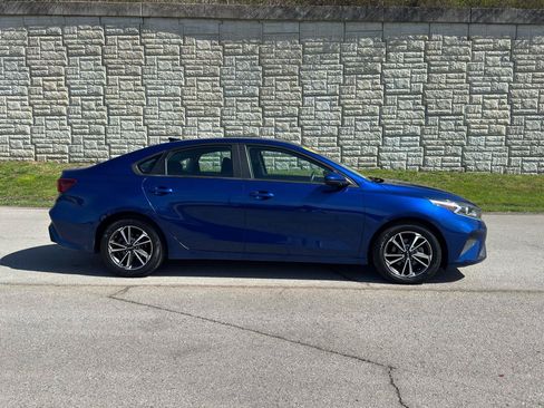 Used 2022 Kia Forte LXS FWD image 6