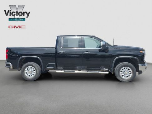 Used 2024 Chevrolet Silverado 3500 LTZ w/ LTZ Premium Package AWD/4WD image 17