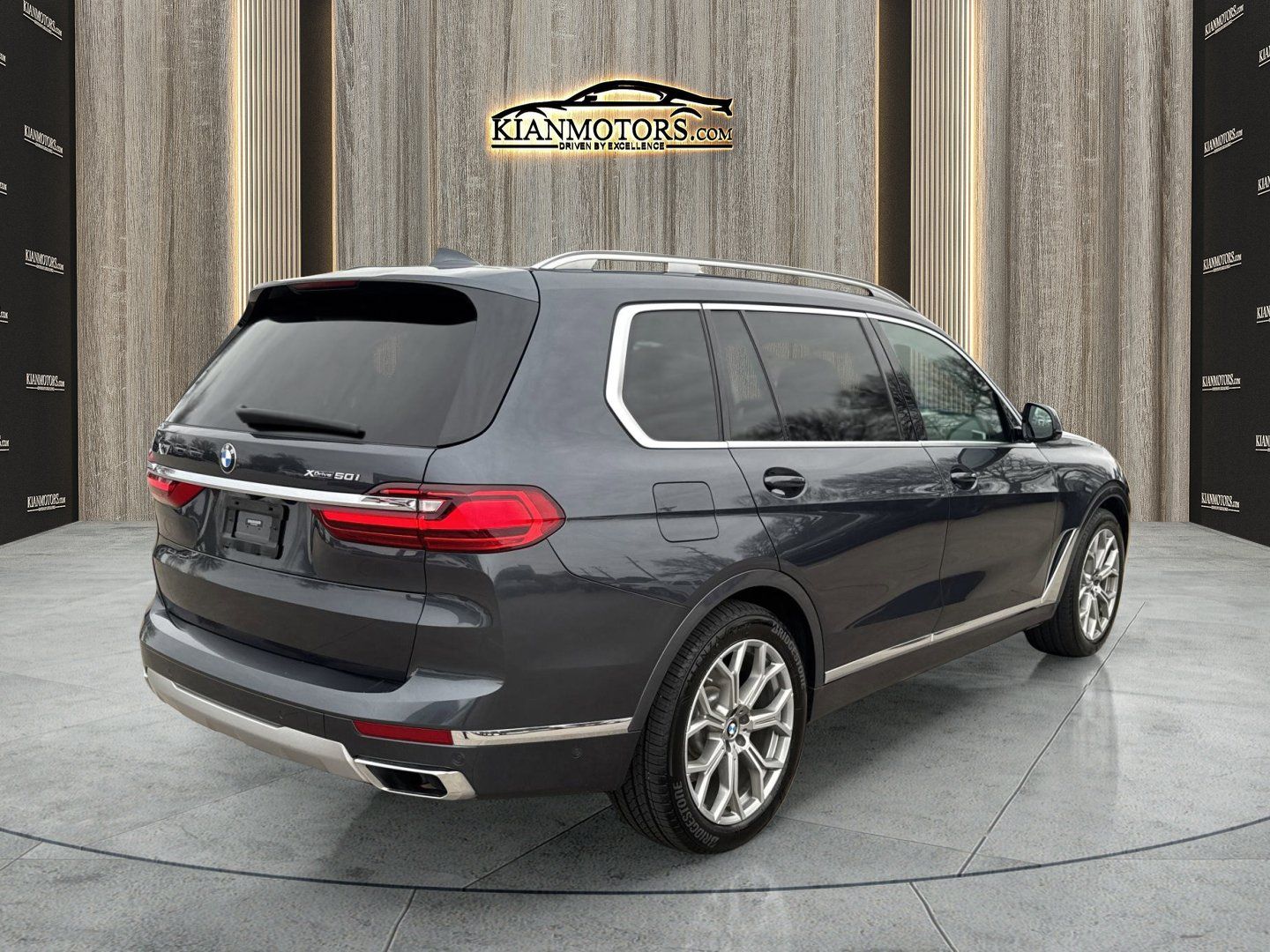 Used 2020 BMW X7 xDrive50i w/ Cold Weather Package AWD/4WD image 4