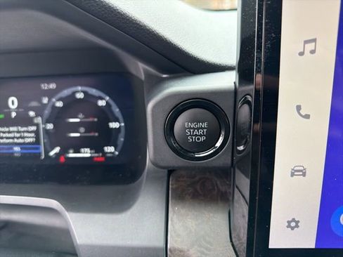 Used 2025 Toyota Tacoma Limited image 20