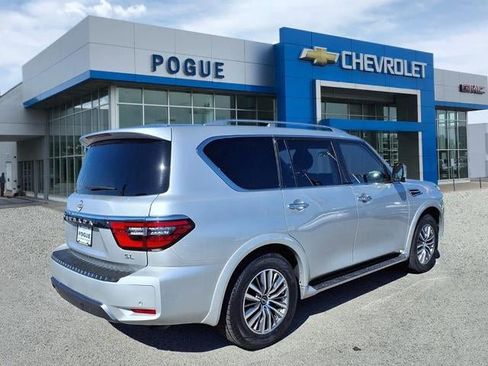 Used 2024 Nissan Armada SL w/ Captain's Chairs Package image 2