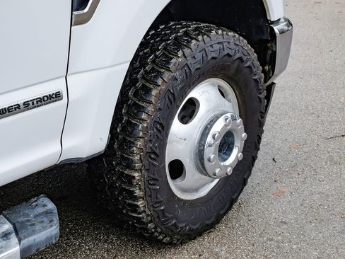 Used 2020 Ford F350 Lariat w/ Lariat Value Package image 62