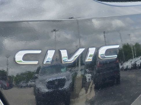 Used 2018 Honda Civic EX image 11