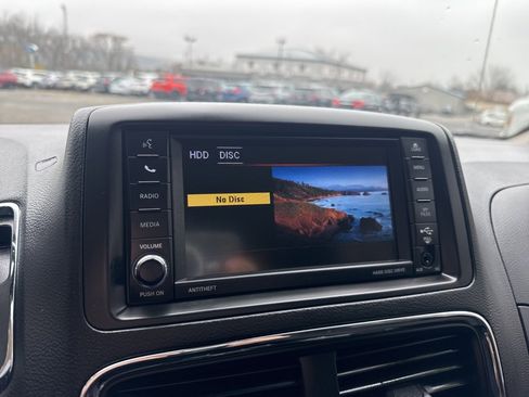 Used 2019 Dodge Grand Caravan SE w/ Power Convenience Group I image 24