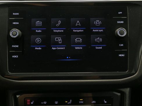 Used 2022 Volkswagen Tiguan SE AWD/4WD image 26