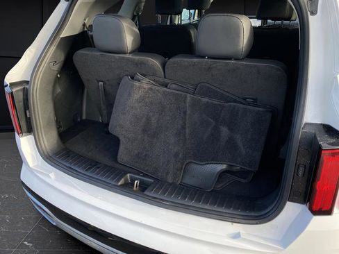 Certified 2022 Kia Sorento SX image 16
