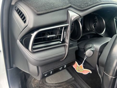 Used 2023 Toyota Camry SE image 30