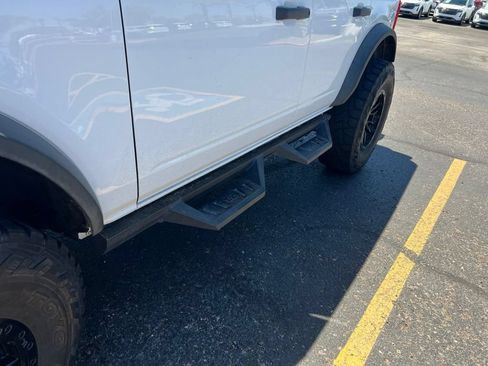 Used 2022 Ford Bronco 4-Door AWD/4WD image 3