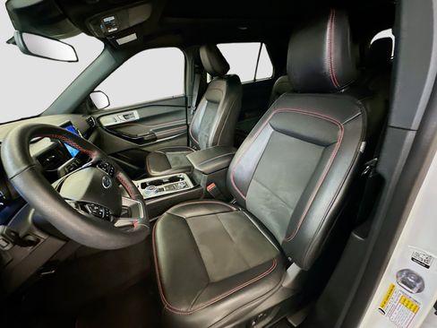 Used 2023 Ford Explorer ST-Line w/ Class IV Trailer Tow Package image 13