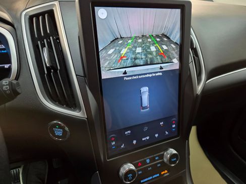 Used 2021 Ford Edge SEL image 20
