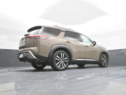 Used 2023 Nissan Pathfinder Platinum w/ Cargo Package AWD/4WD image 24