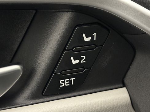 Used 2025 Toyota RAV4 XLE Premium image 38