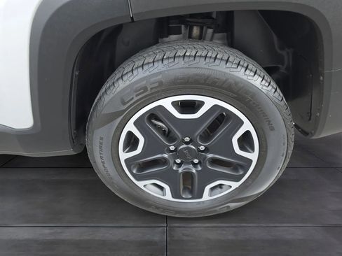 Used 2015 Jeep Renegade Trailhawk w/ Popular Equipment Group image 30