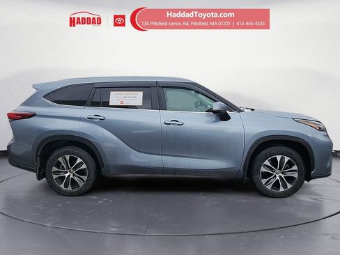 Certified 2023 Toyota Highlander XLE image 6