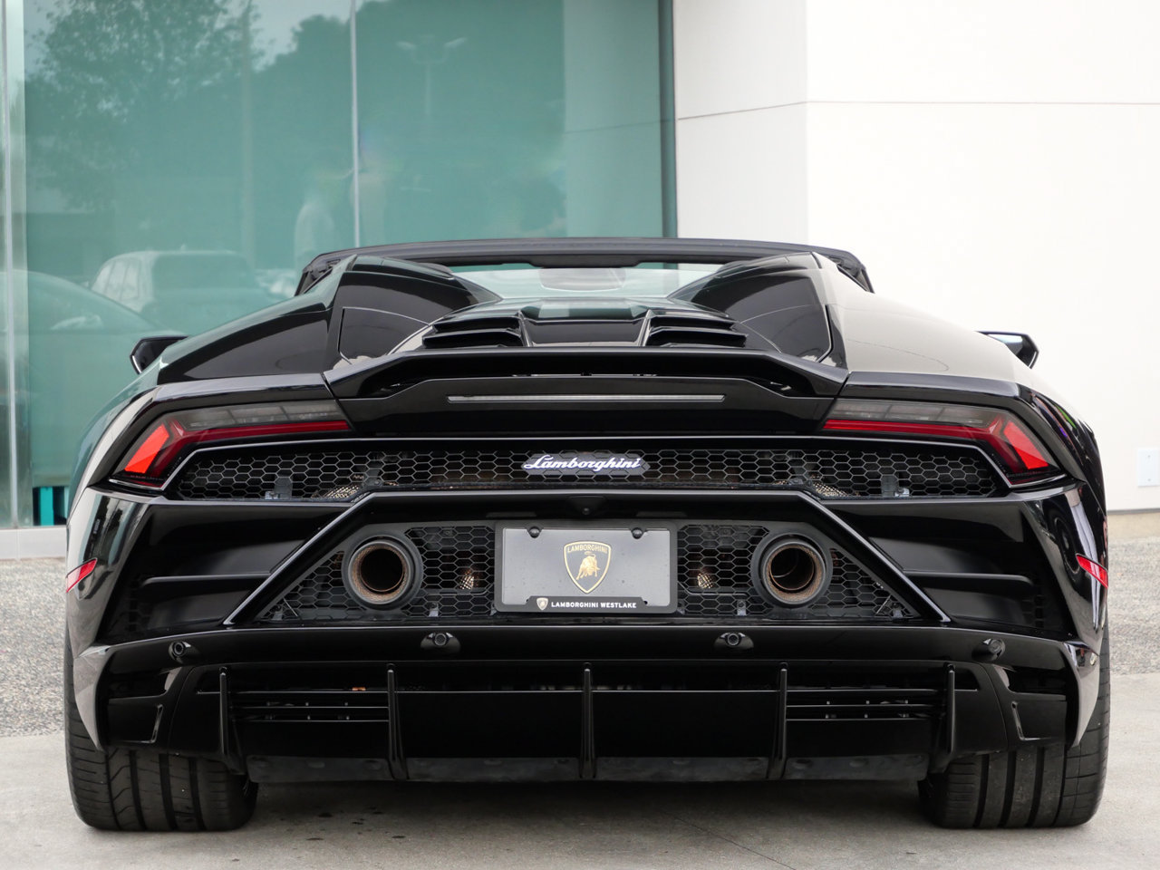 Used 2024 Lamborghini Huracan EVO AWD/4WD image 4