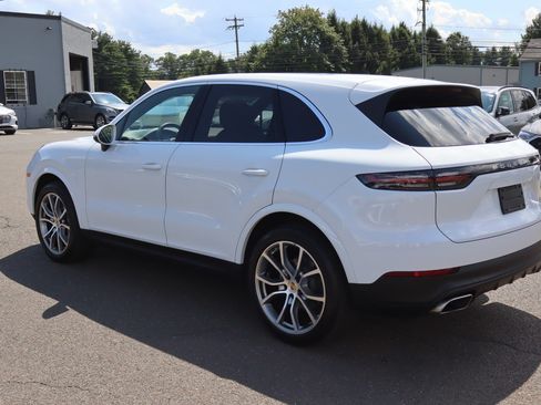 Used 2022 Porsche Cayenne AWD/4WD image 7