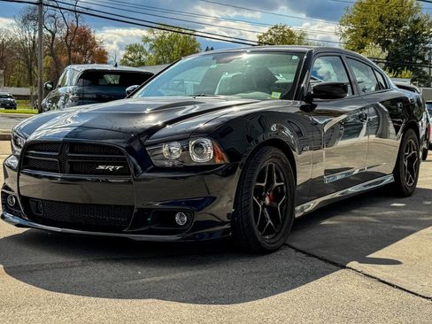 Used 2013 Dodge Charger SRT8 w/ Adaptive Cruise Control Group RWD image 10