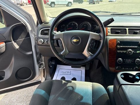 Used 2014 Chevrolet Suburban LS AWD/4WD image 15