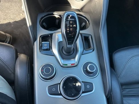 Used 2023 Alfa Romeo Giulia Veloce image 26